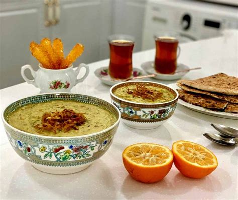  Ash-e Sholeh Jardaloo! Un dolce caldo e confortante con un tocco di frutta speziata